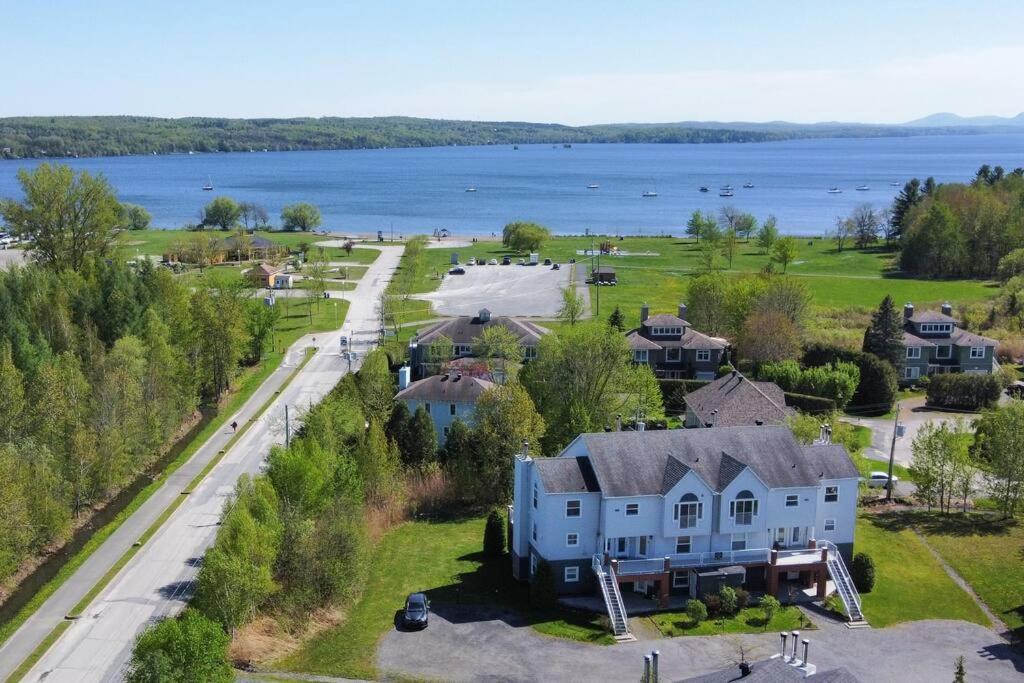 *Nouveaute* Foyer Au Bois, Plage, Montagne Et + Magog Exterior foto